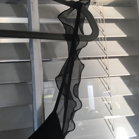 Pretty chiffon tank - Picture 3 of 3